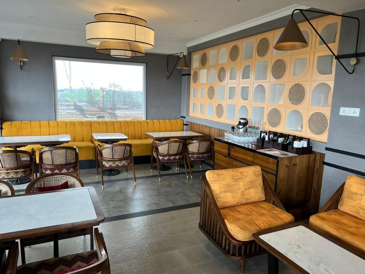 The Convoy Hotel 디브루가르 외부 사진